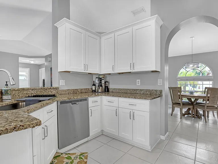 133 Black Olive Cres — Photo 17