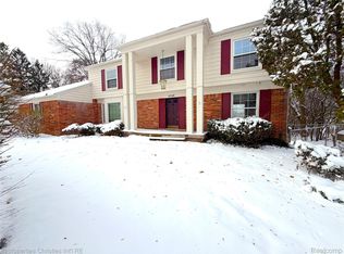 4268 Covered Bridge Rd, Bloomfield Hills, MI 48302