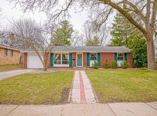 6021 Mayhill Dr, Madison, WI 53711