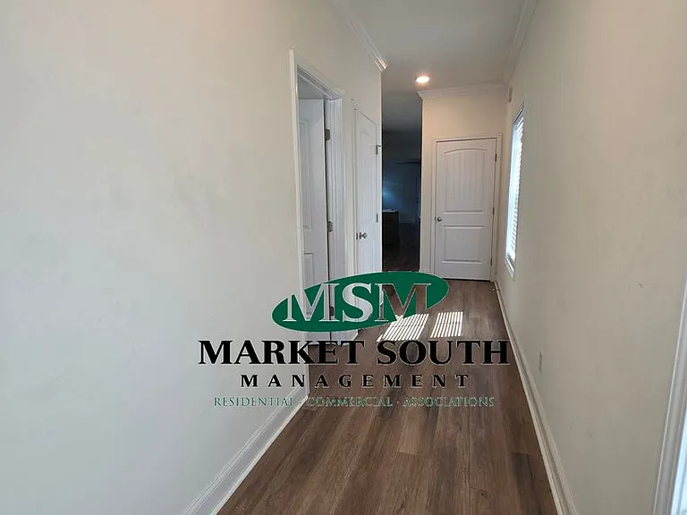 761 E Anderson St — Photo 39