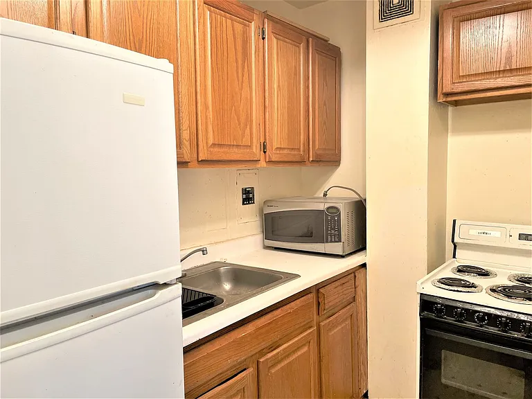 4180 Marine Terrace Apartments — Photo 87