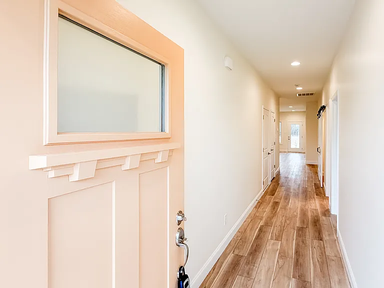 1404 Summer Meadow Dr — Photo 2