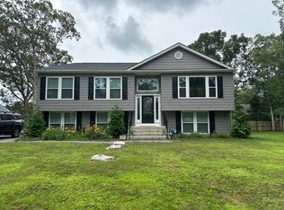 39 Nash Ave, Flanders, NY 11901