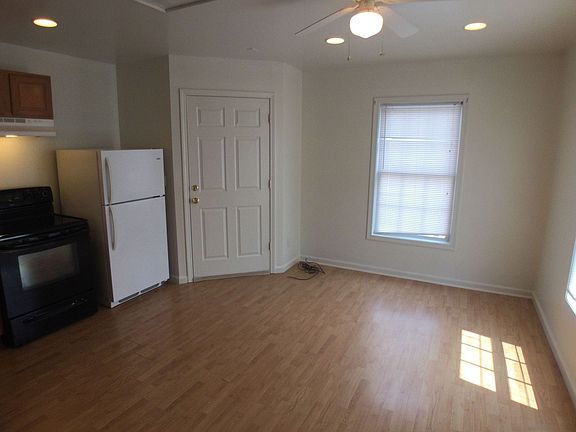 4th image of 104.5 Madison St #B2