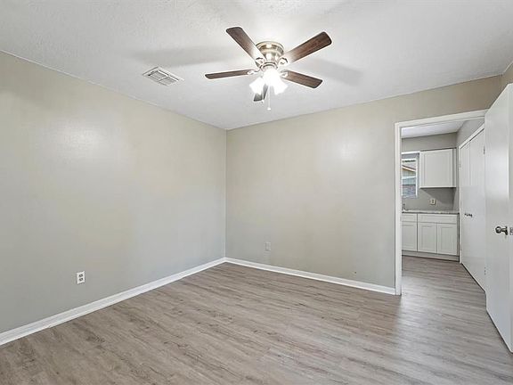 3rd image of 23215 Canyon Lake Dr