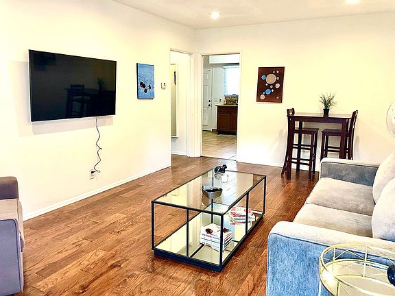 5th image of 12413-15 Chandler Blvd