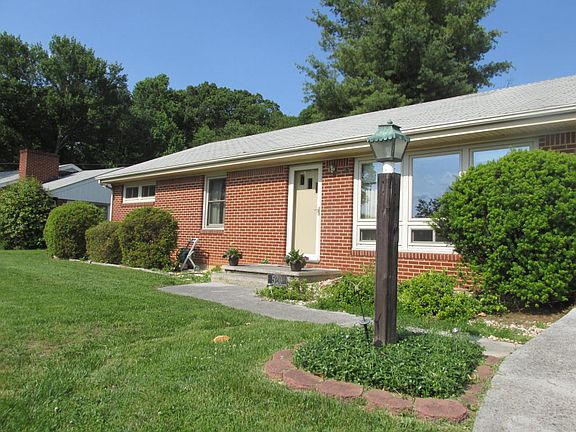 2nd image of 520 Briarwood Dr
