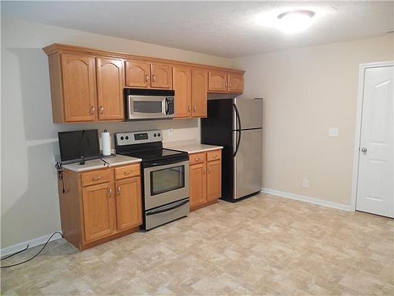 4th image of 3940 Gaine Dr