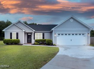 136 Woodbury Farm Dr, Jacksonville, NC 28540