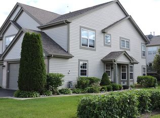 811 Blue Spruce Ct, Lindenhurst, IL 60046