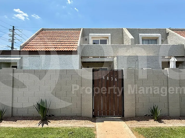6836 S Jentilly Ln — Photo 4