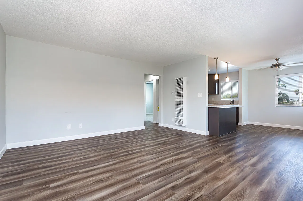 4163 1/2 Hamilton St — Photo 3