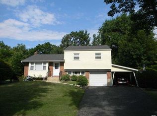 6 Meredith Dr, Greenlawn, NY 11740