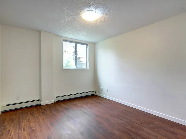 2015 11th Ave SW #204 — Photo 17