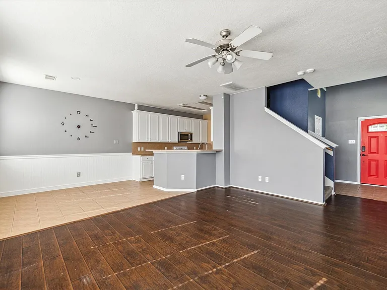14307 Mirkwood Ln — Photo 6