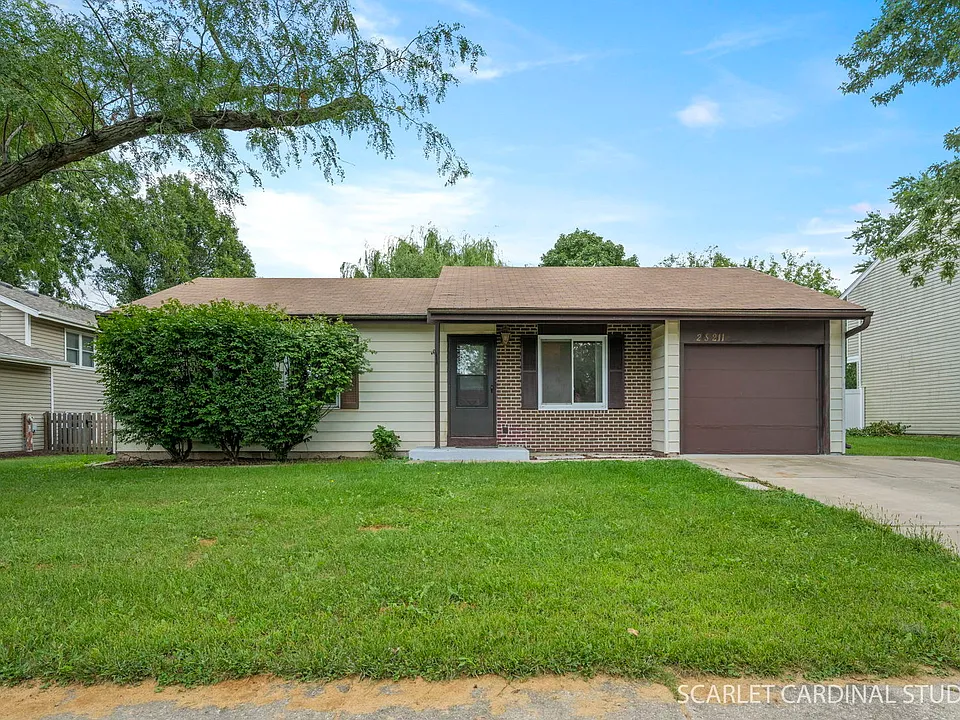 2S211 Sanchez Dr