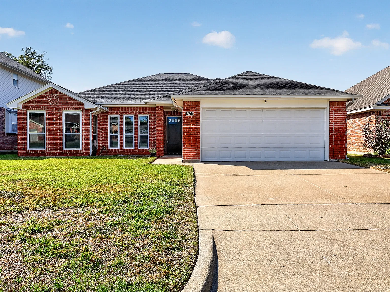 3 bed, 1652 sqft, $2,200 — Photo 1