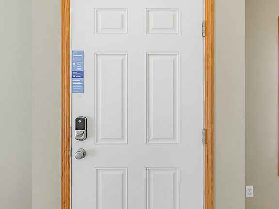 5th image of 6886 139th Ln NW Unit 1