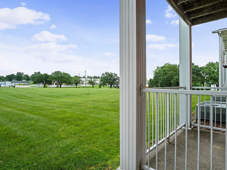 Callaway Villa Apartments — Photo 15