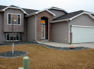 1954 Burlington Dr, West Fargo, ND 58078