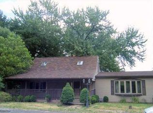 114 Ridgeview Dr, Aliquippa, PA 15001