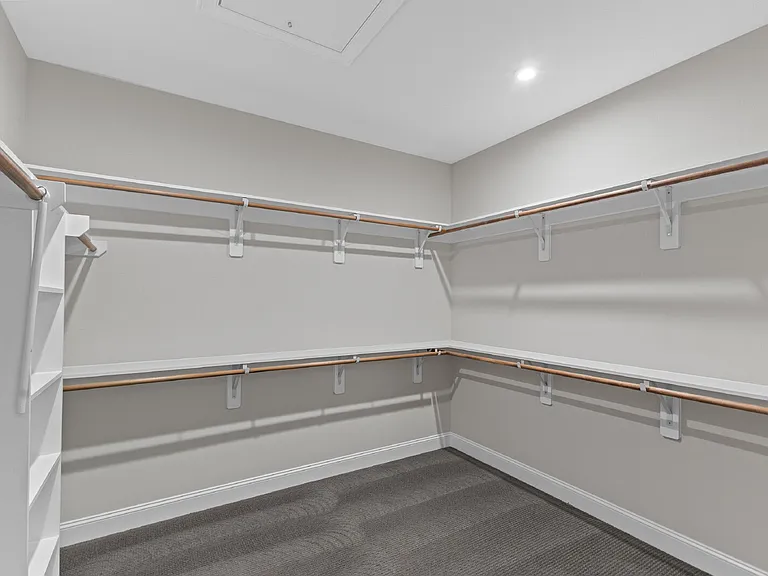 3828 Hickory Manor Dr — Photo 36