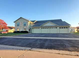 4105 Lexington Dr NE APT D, Cedar Rapids, IA 52402