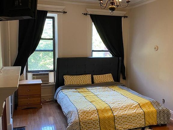 3rd image of 140 Halsey St #2