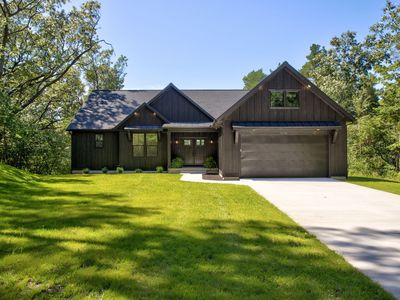 3126 Red Oak Dr, Saugatuck, MI, 49453