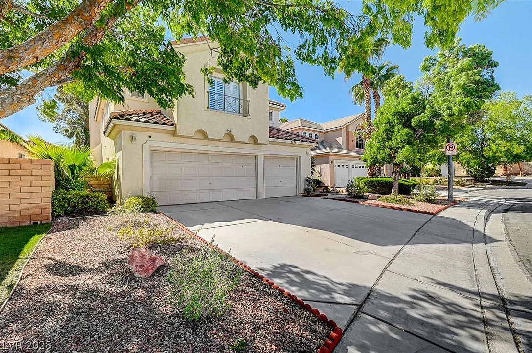 5 bed, 3.0 bath, 2533 sqft, $3,695 — Photo 3