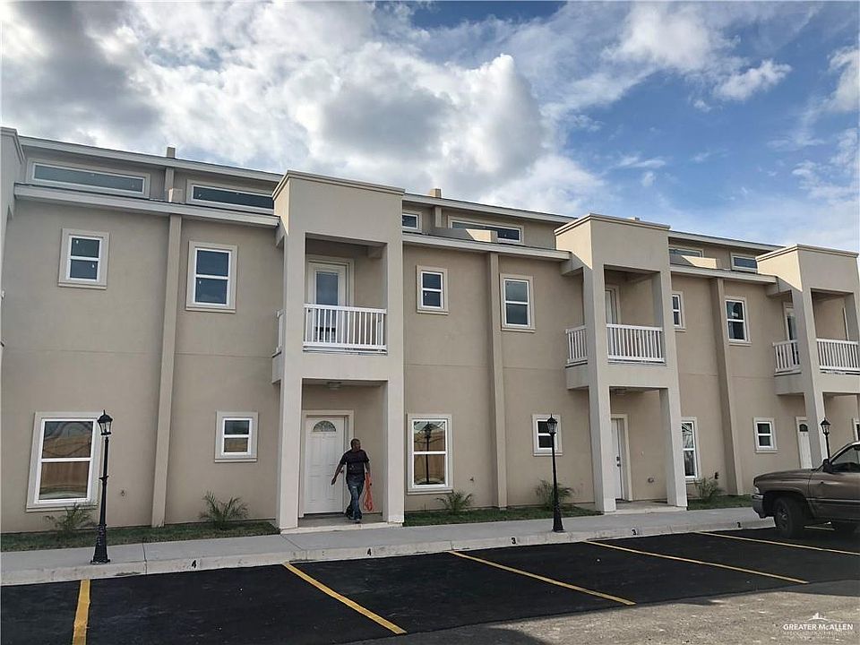 1st image of 2304 E 1st St APT 4