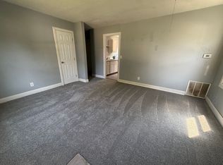 3521 E Sunview Ave, Wichita, KS 67216