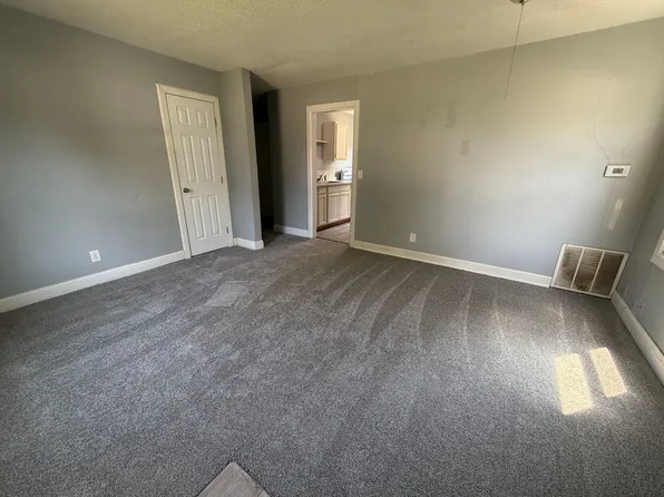 3521 E Sunview Ave, Wichita, KS 67216