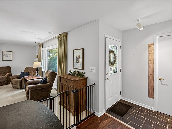 4th image of 4147 N Newcastle Dr
