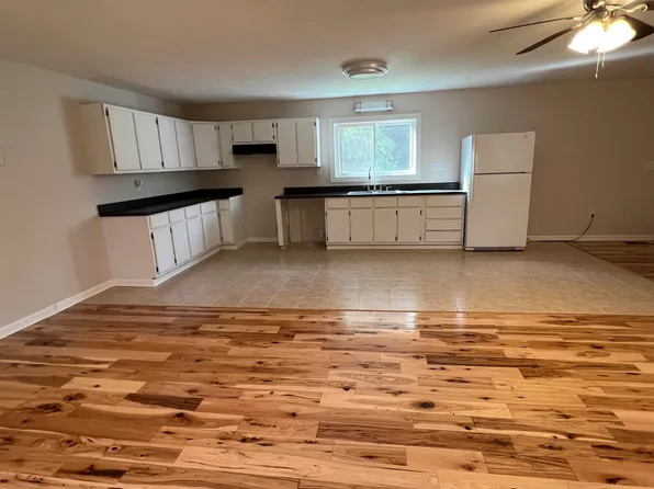 860 Tulu Ln, Michie, TN 38357