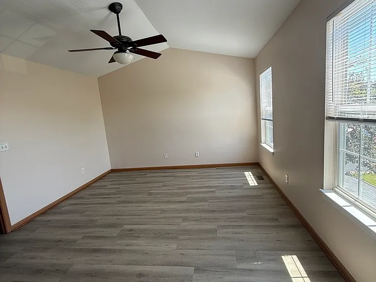 757 Bayles Dr — Photo 14