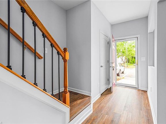 4th image of 1633 Olivers Crossing Cir