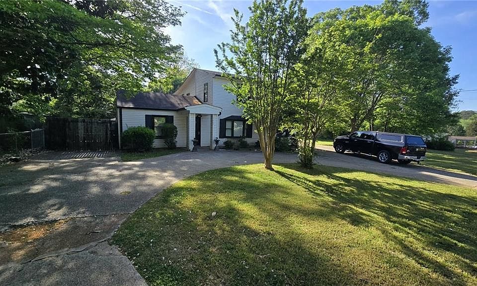 1st image of 2669 Knoll Rd SE
