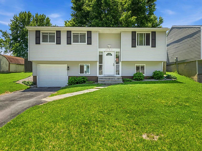 4195 Burningtree Rd — Photo 1