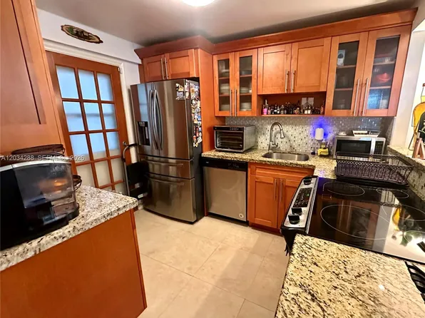 211 NE 8th Ave APT 304, Hallandale Beach, FL 33009