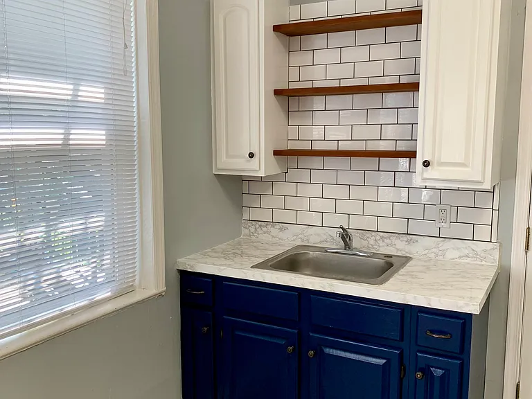 22 W James St #1 — Photo 10