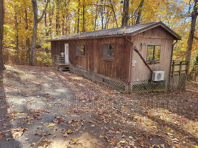 Building Photo - 2877 Rhodes Ln