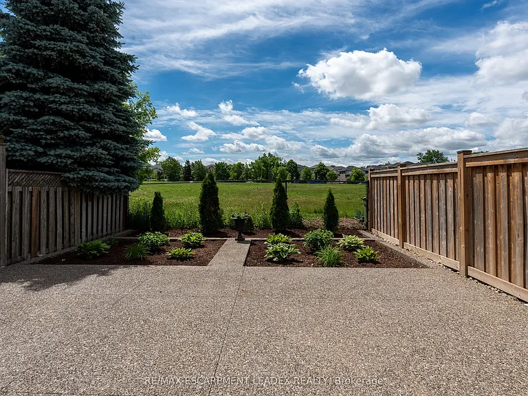 26 Olivia Pl — Photo 27