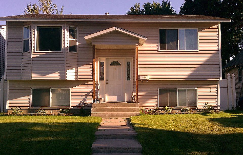 2nd image of 1122 E Crown Ave