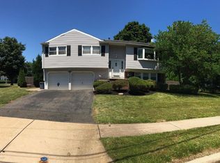 1 Chestnut Dr, Matawan, NJ 07747