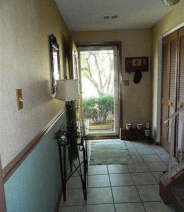 3rd image of 9445 Concord Cir
