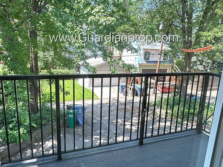 3916-3918 Sheridan Ave S — Photo 18