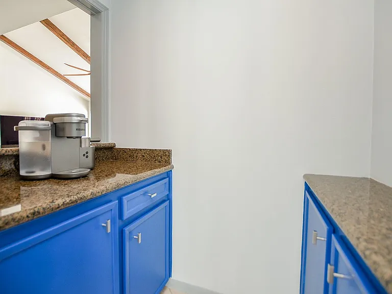 1702 Cherry Bend Dr — Photo 9