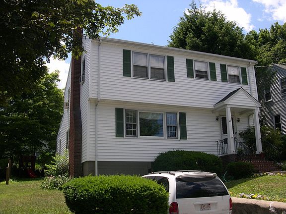 Splendid Home in Expensive Neighborhood!