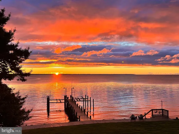 162 Shore Dr, Colonial Beach, VA 22443